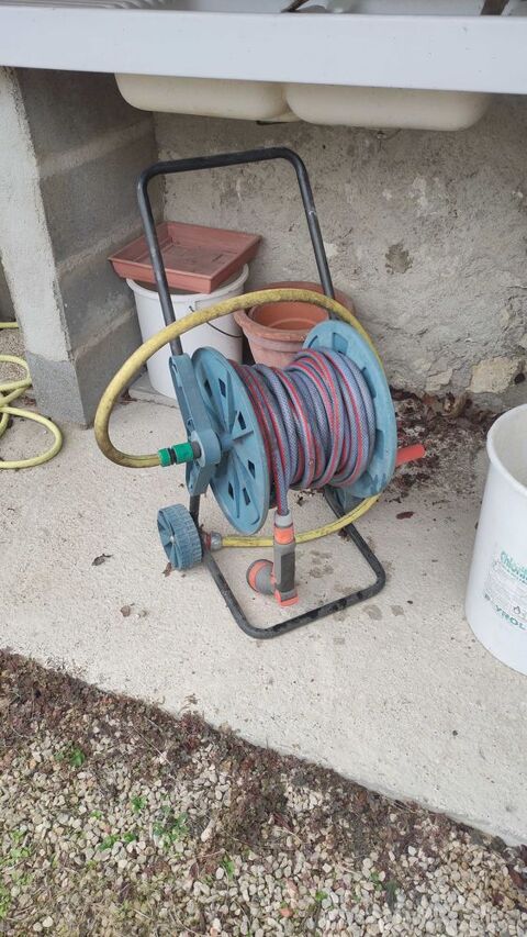 D�rouleur Tuyau d'arrosage 40 Azay-le-Rideau (37)