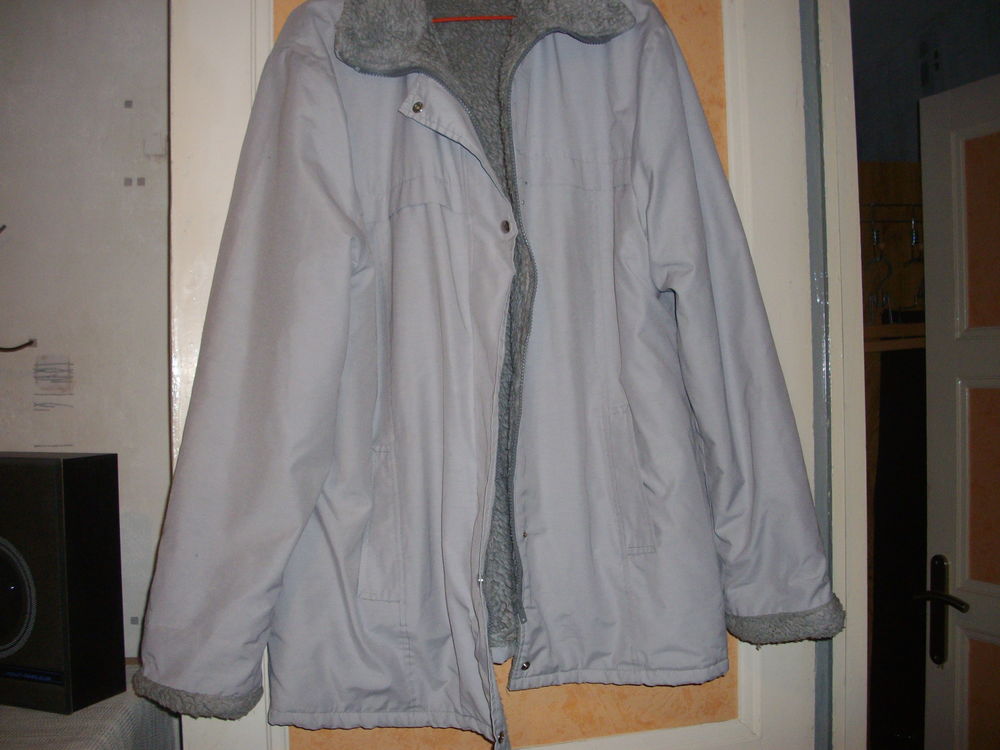 3 anoraks gris Vtements