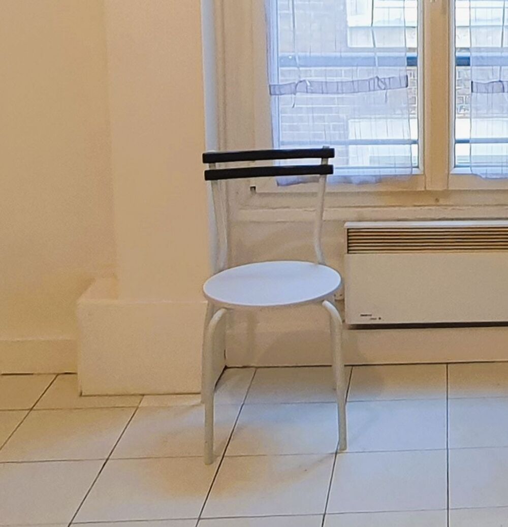 3 CHAISES DE CUISINE EN BOIS Meubles