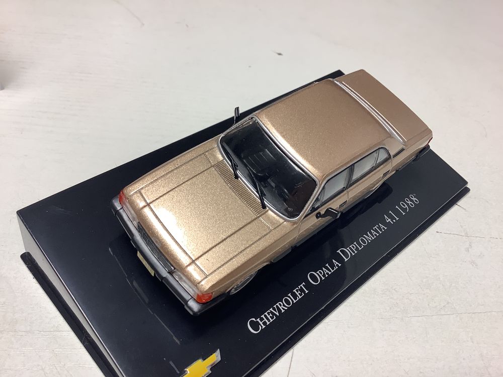 CHEVROLET OPALA DIPLOMATA 1988 1/43 voiture miniature. 