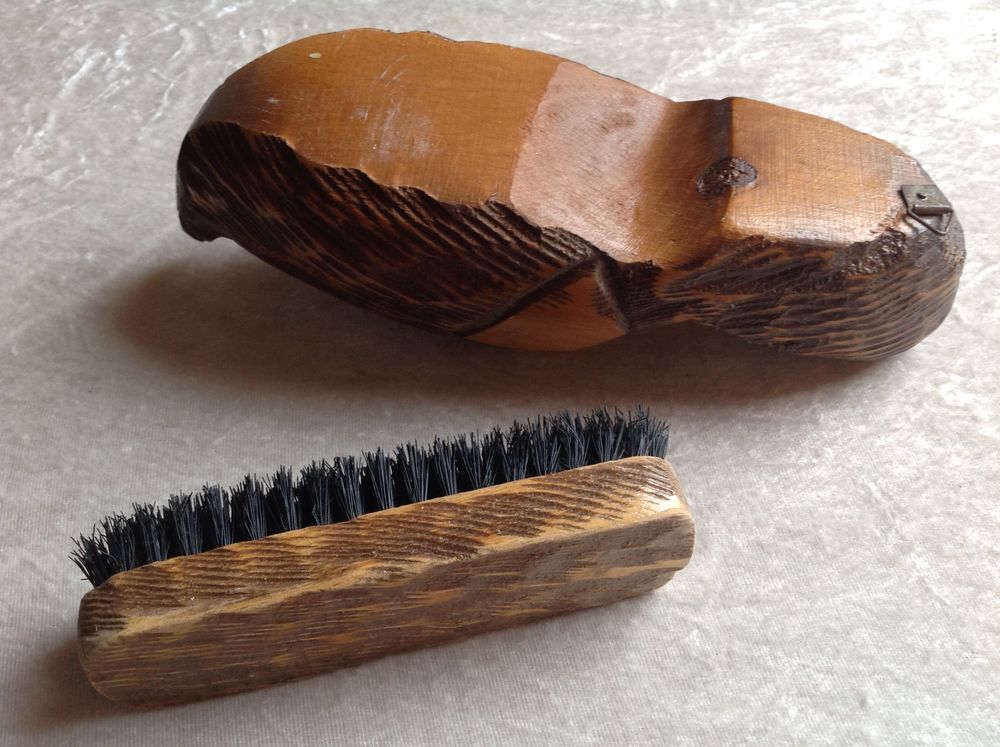 SABOT BOIS D&Eacute;CO RANGE BROSSE ILE DE BR&Eacute;HAT Envoi Possible
Décoration