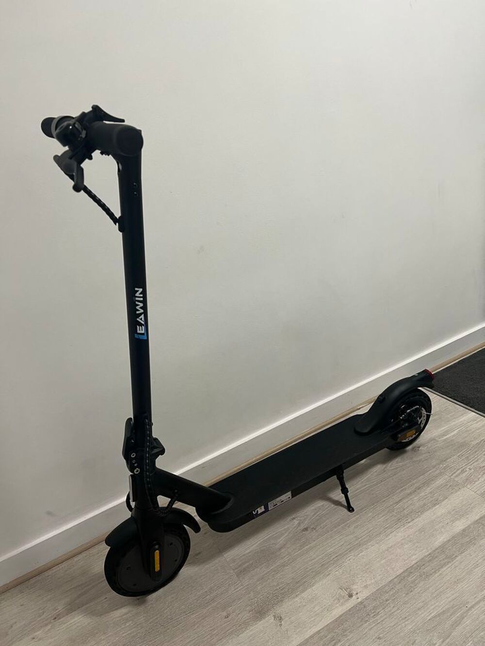 Trottinette &eacute;lectrique Leawin e5pro Vélos