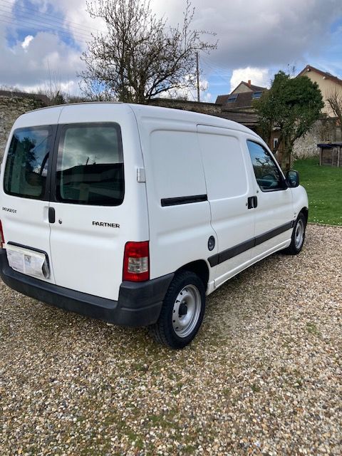 Peugeot Partner V&eacute;hicule utilitaire 2006 occasion Triel-sur-Seine 78510