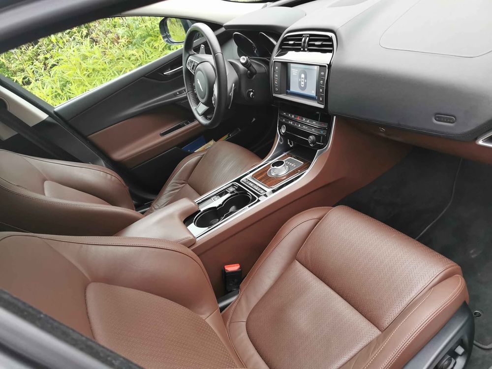 XE 2.0 D - 180 ch BVA Portfolio 2015 occasion 89290 Quenne