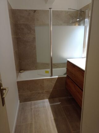 Appartement à louer 4 pièces 83 m²