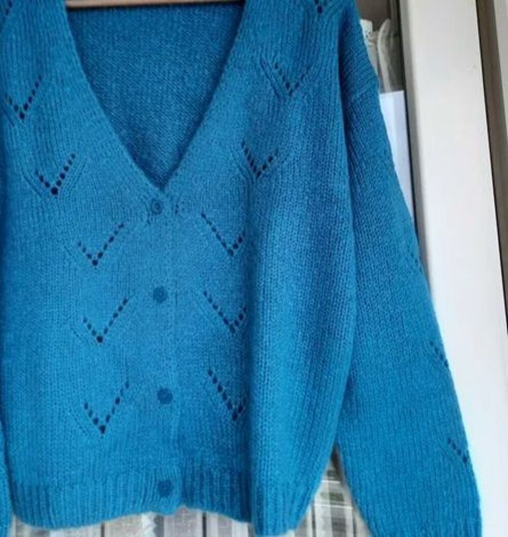 Beau gilet pull bleu canard doux T 38 - 40 - pas port&eacute; Vêtements