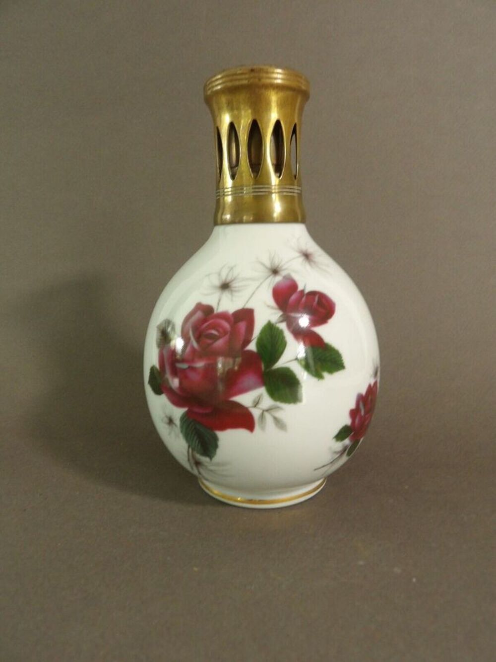 L.B -Camille THARAUD Porcelaine de LIMOGES d&eacute;cor aux Roses 