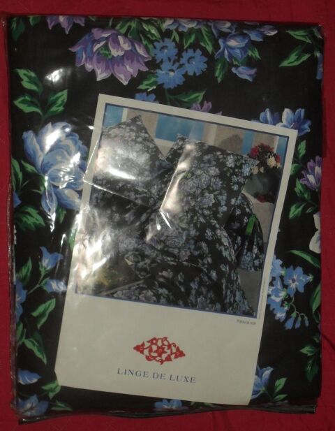 Parure compl�te NEUVE pour lit 2 places. 40 Montreuil (93)