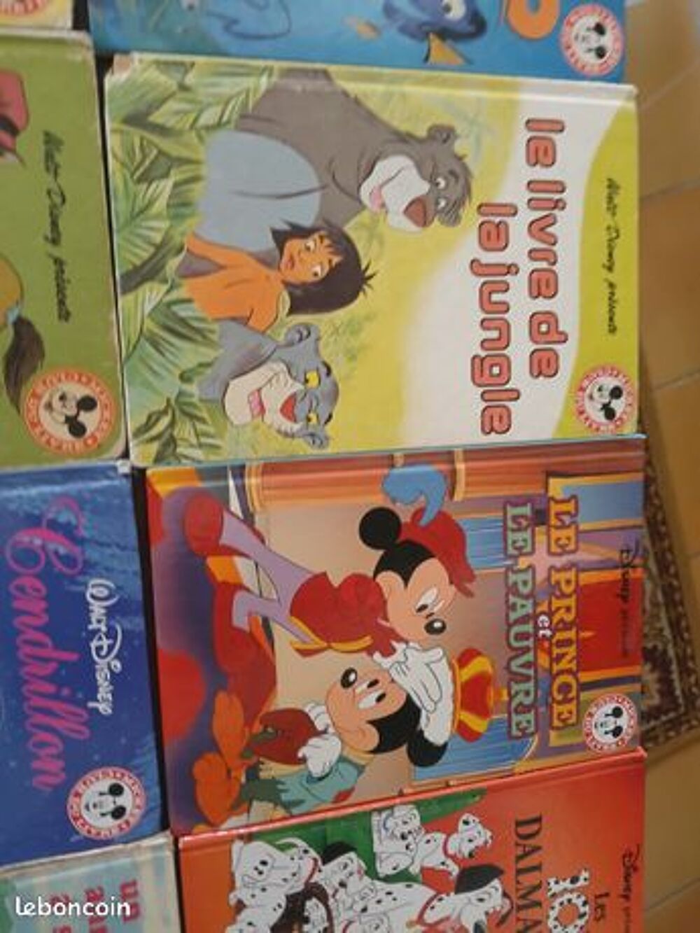 PLUSIEURS LIVRES DISNEY Livres et BD