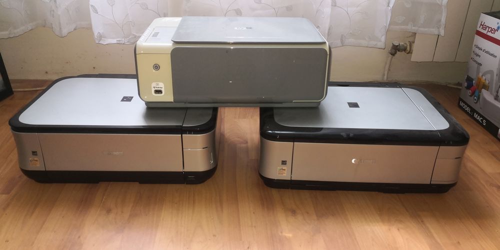 3 imprimantes +2 ordinateurs+ 2 cartes m&egrave;res et pi&egrave;ces Matériel informatique