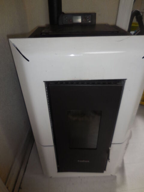 POELE A PELETS FREEPOINT 700 Laroque-d'Olmes (09)