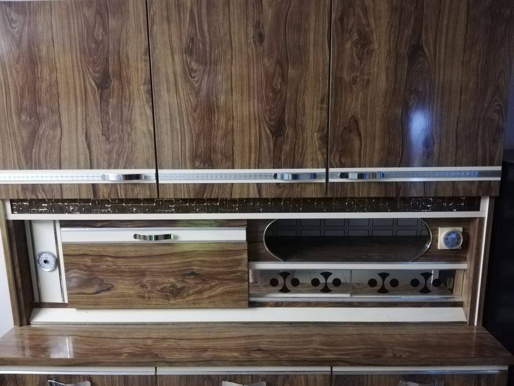 Buffet cuisine vintage en formica marron Meubles