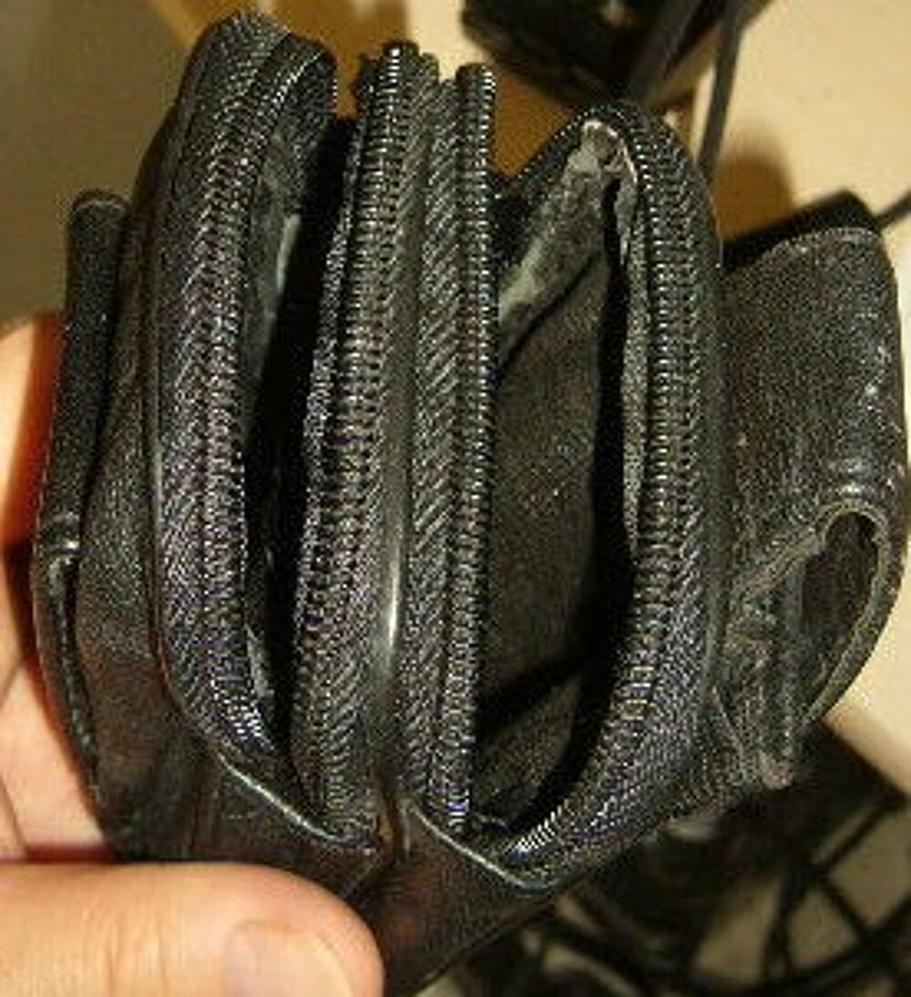 pochette ou &eacute;tui noir ceinture 3 poches Maroquinerie