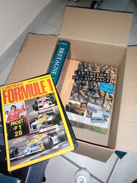 Livres 0 Saint-Marcel-de-Careiret (30)