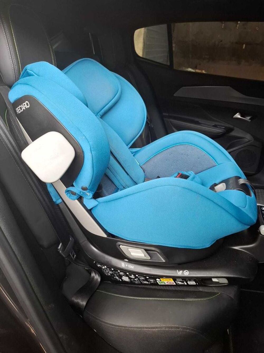 Si&egrave;ge auto + cosy rotatif 
Marque : RECARO
Syst&egrave;me ISOFIX
450 € l'ensemble 
Pas vendu s&eacute;par&eacute;ment Puériculture