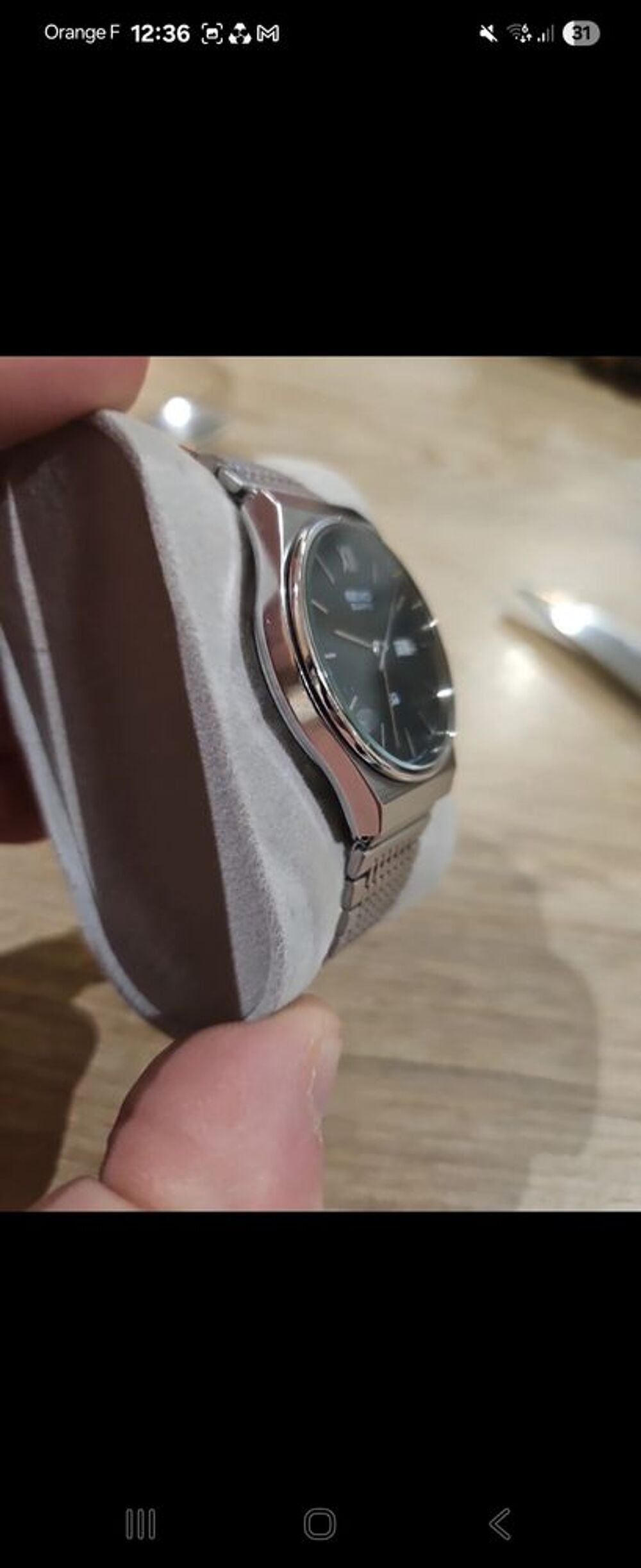   Pollisage montre changement de pile  