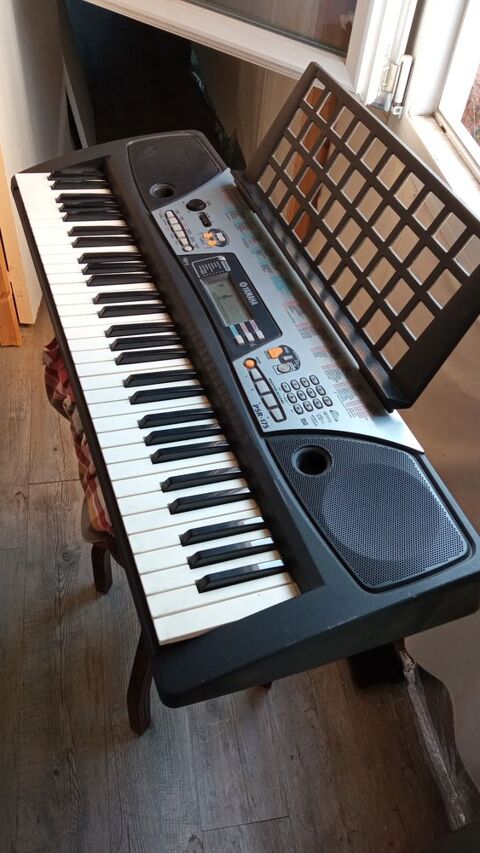 Synth Yamaha PSR 175 100 Auxonne (21)