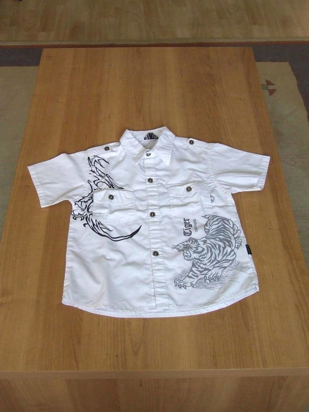 Chemisette, Blanche motif tigre, 10&nbsp;ans, NEUVE Vêtements enfants