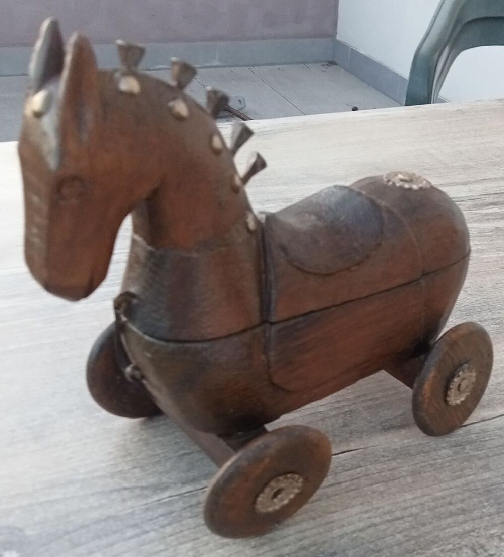 petit cheval en bois de 1930 