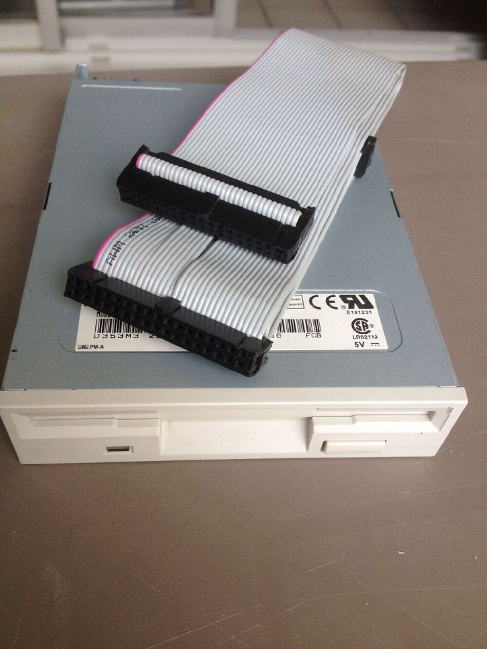 1 Lecteur de Disquette 1,44 Mo interne MITSUMI + Nappe Matériel informatique