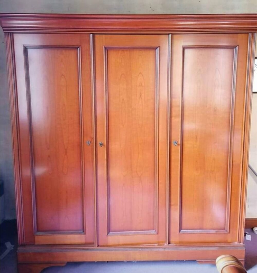 ARMOIRE MERISIER EXCELLENT &Eacute;TAT Meubles