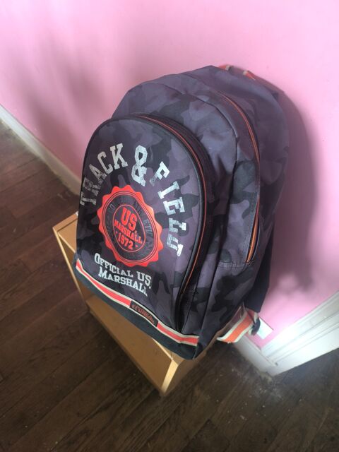 25€ cartable servie une année 25 Accolay (89)