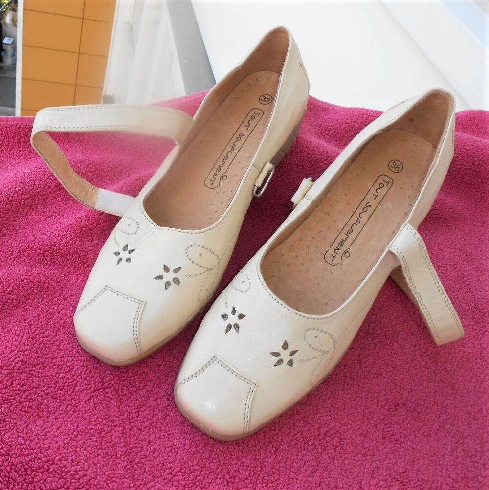 paire de mocassins beige tout en cuir // femme / NEUVE Chaussures