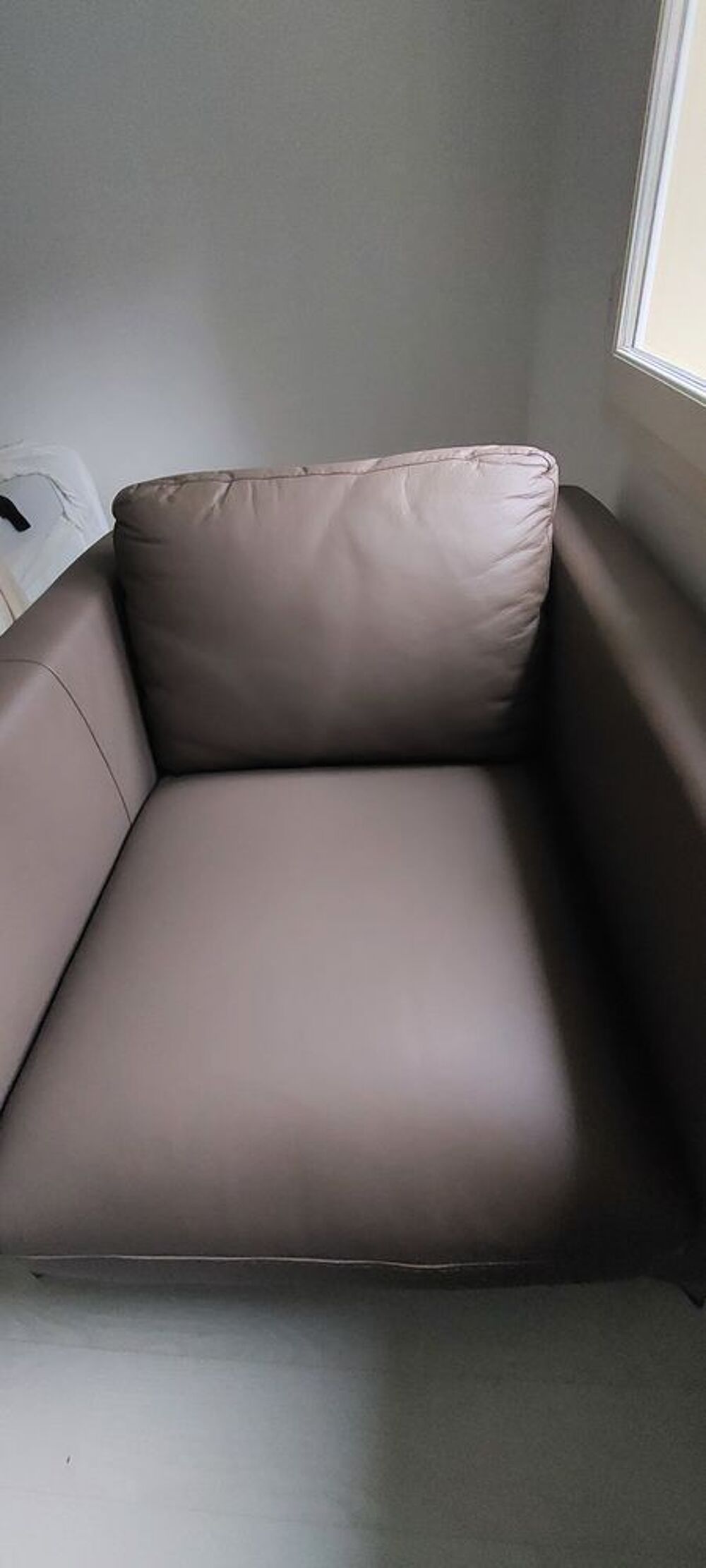 Fauteuil en cuir taupe Cuir center Meubles