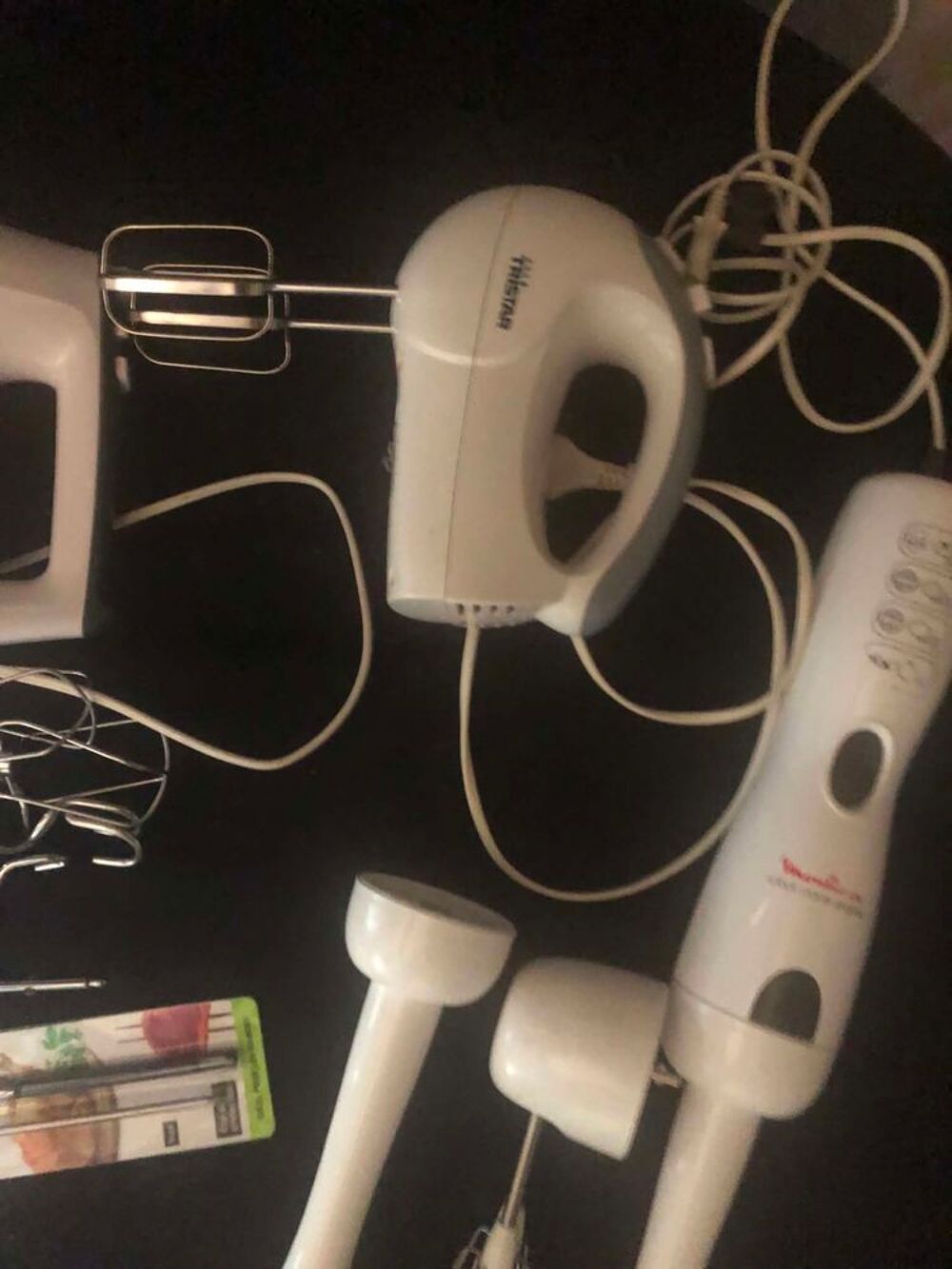 Machine &agrave; caf&eacute; avec son lot Electroménager