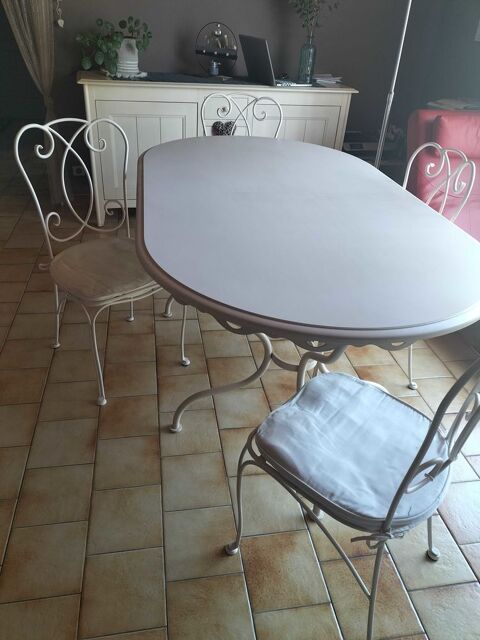 table et 4 chaises 480 Corme-Écluse (17)