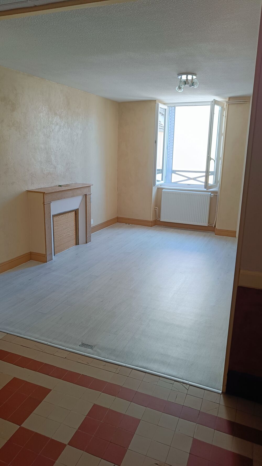 Location Maison Maison de ville 70m2 3P 2Ch Neris les bains,03310 Nris-les-bains
