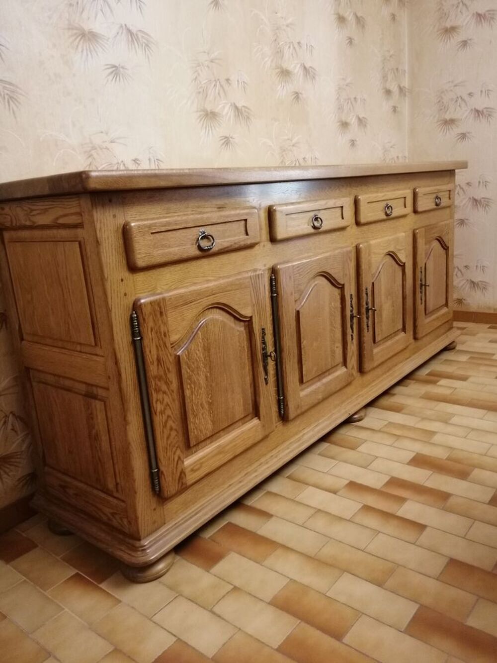 Buffet en ch&ecirc;ne massif 4 portes 4 tiroirs ? Excellent &eacute;tat Meubles