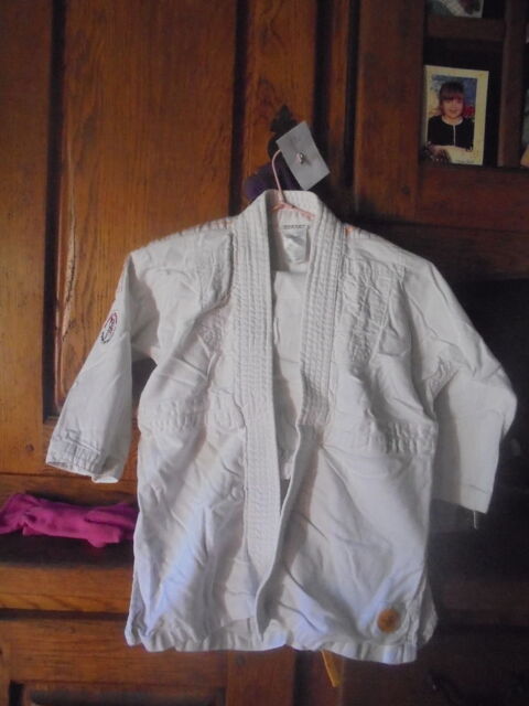 Kimonos enfants. 10,00 € le kimono à discuter. Templeuve (59)