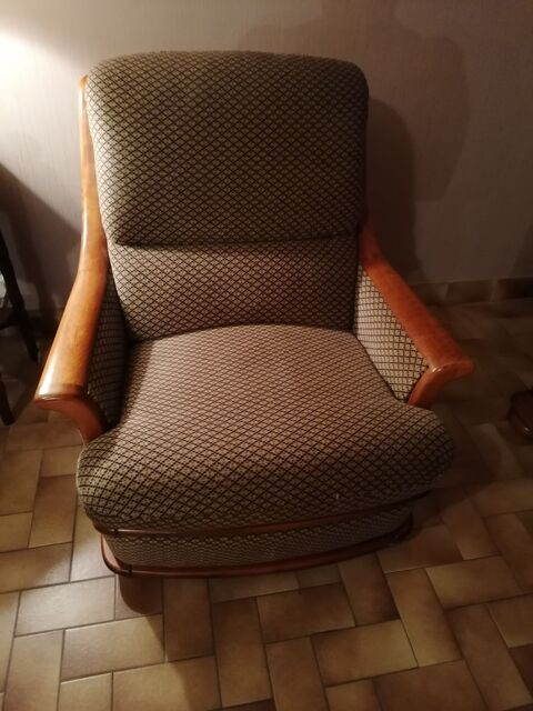 Fauteuil en tissu type velours et armature en bois 50 Bezons (95)