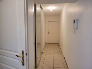  Appartement à louer 3 pièces 69 m²
