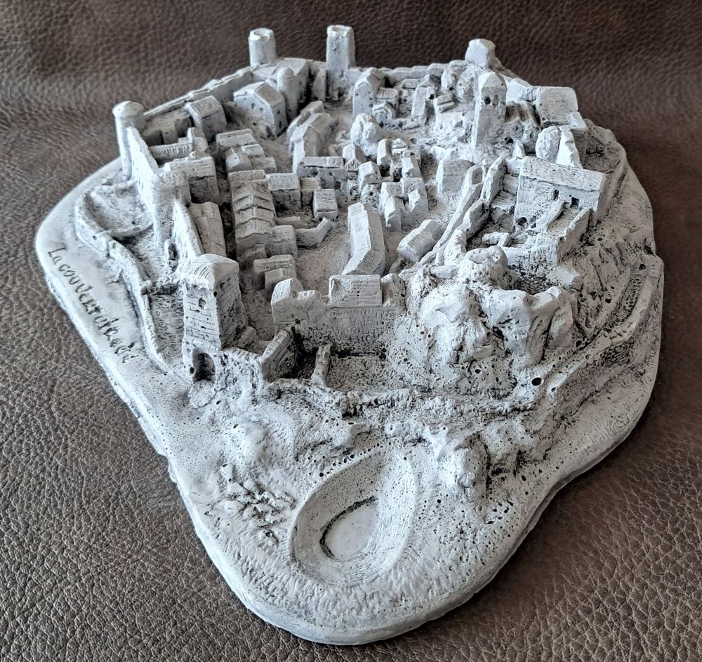 maquette en pl&acirc;tre moul&eacute; La Couvertoirade Aveyron 
