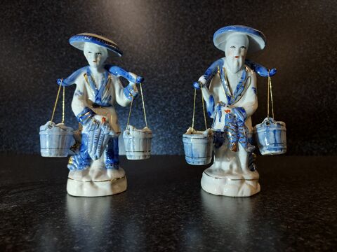  Couple de porteurs d'eau chinois en porcelaine 25 Montigny-aux-Amognes (58)