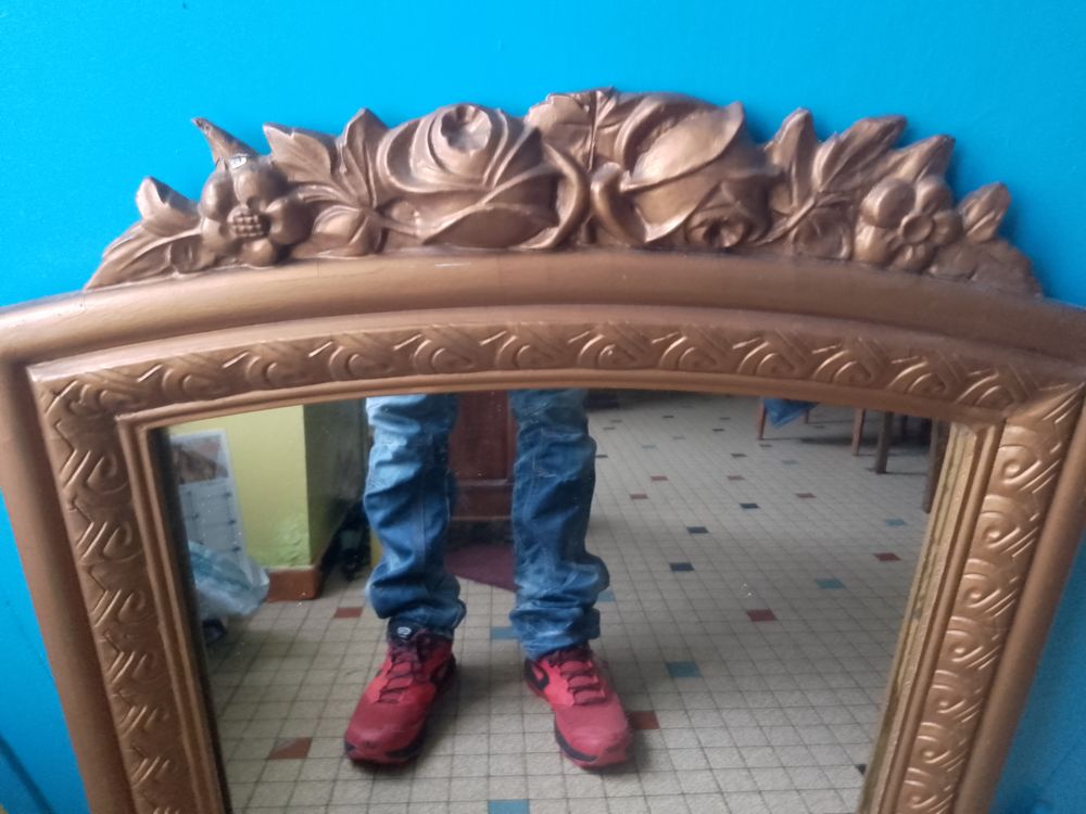 Ancien jolie grand miroir mural en bois et platre 
