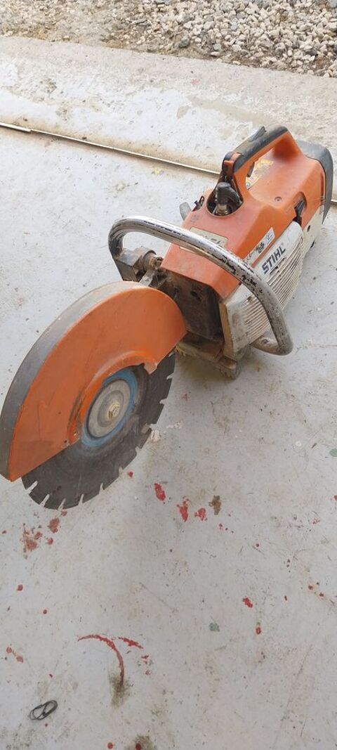 Tronsoneuse sthil avec 3lames bon etat 500 32100 Castelnau-sur-l'auvignon