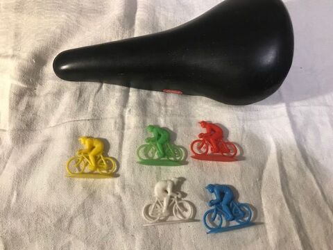 Selle de vélo de course + 5 figurines de cyclistes 15 Mottier (38)