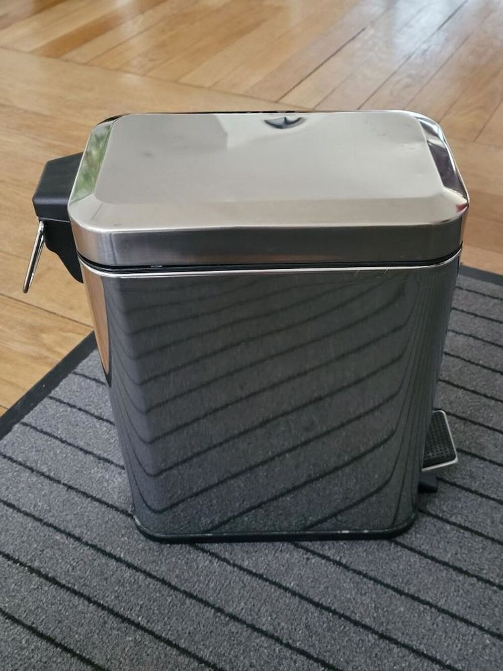 poubelle inox Décoration