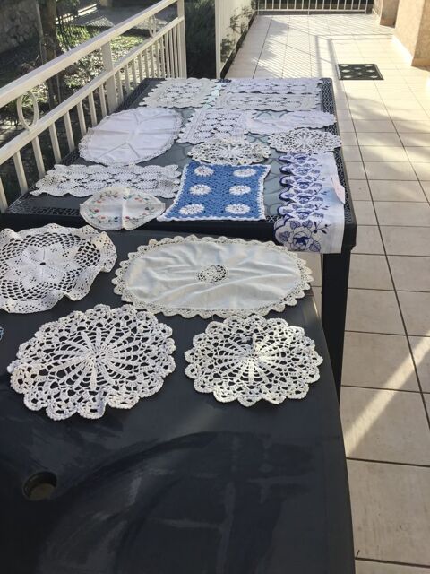 Napperons en coton crochet�s mains toutes dimensions 1� l'un 1 Saint-Alban (31)