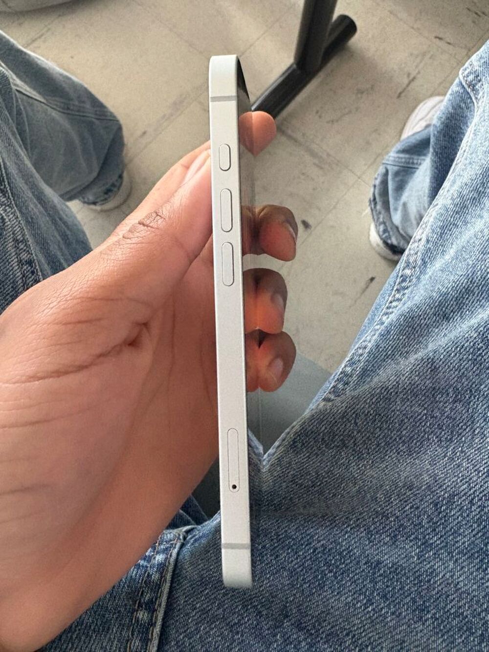 iPhone 16e Téléphones et tablettes