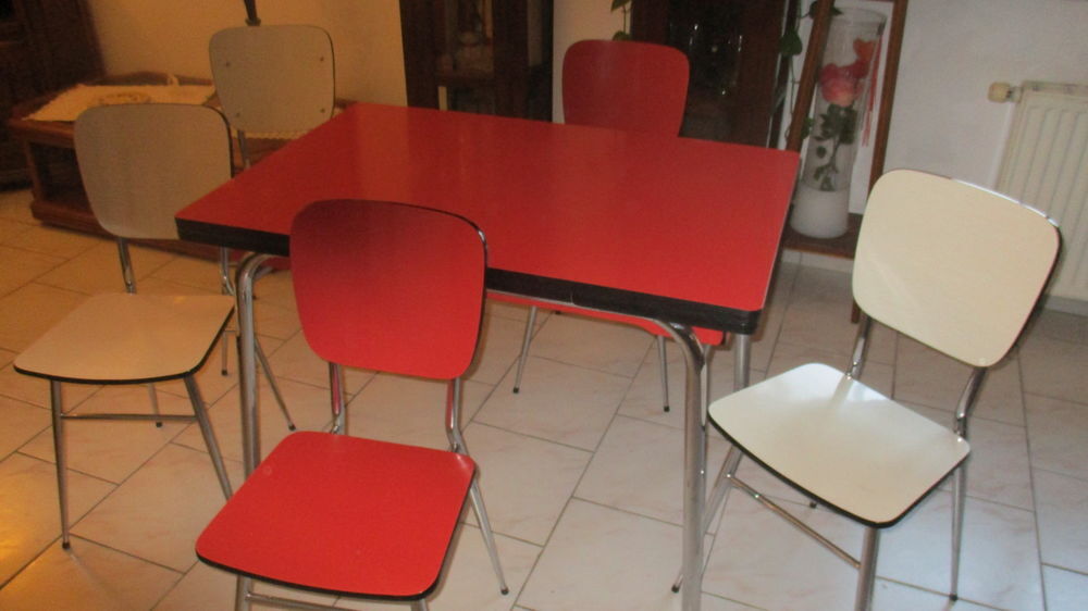 tables chaises et tabourets en formica vintage Meubles