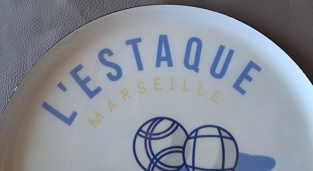 plateau en m&eacute;tal blanc l'estaque p&eacute;tanque club Marseille Décoration
