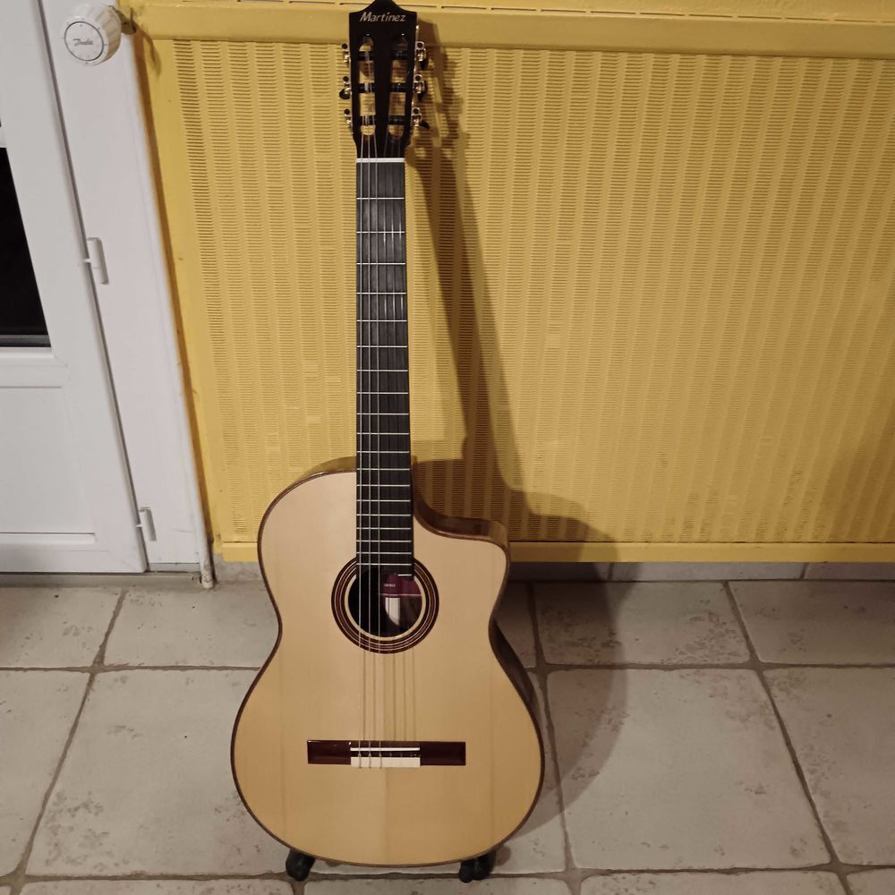GUITARE MARTINEZ Instruments de musique