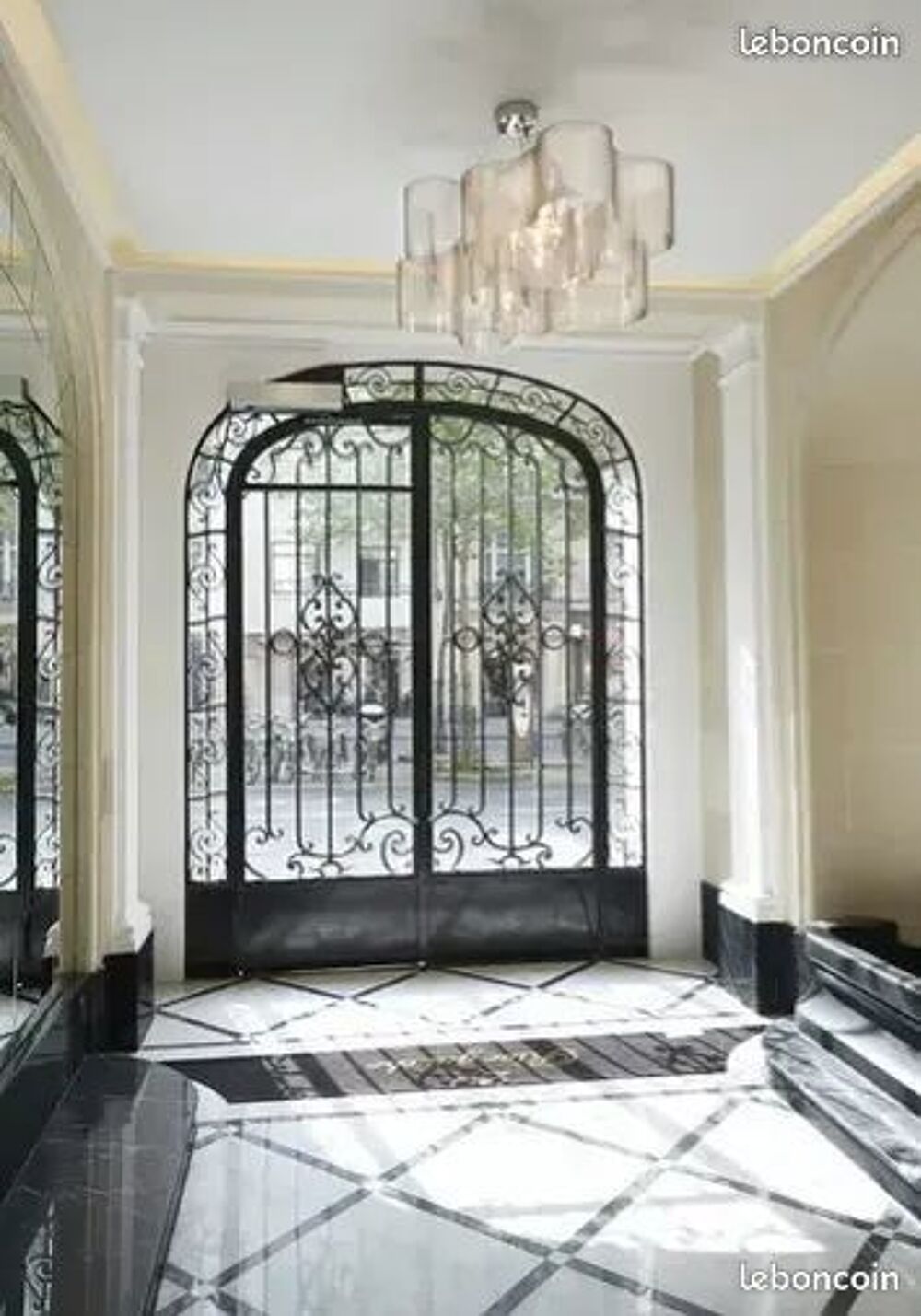 Vente Appartement 2/3 pièces récent avec terrasse immeuble bourgeois Paris 8