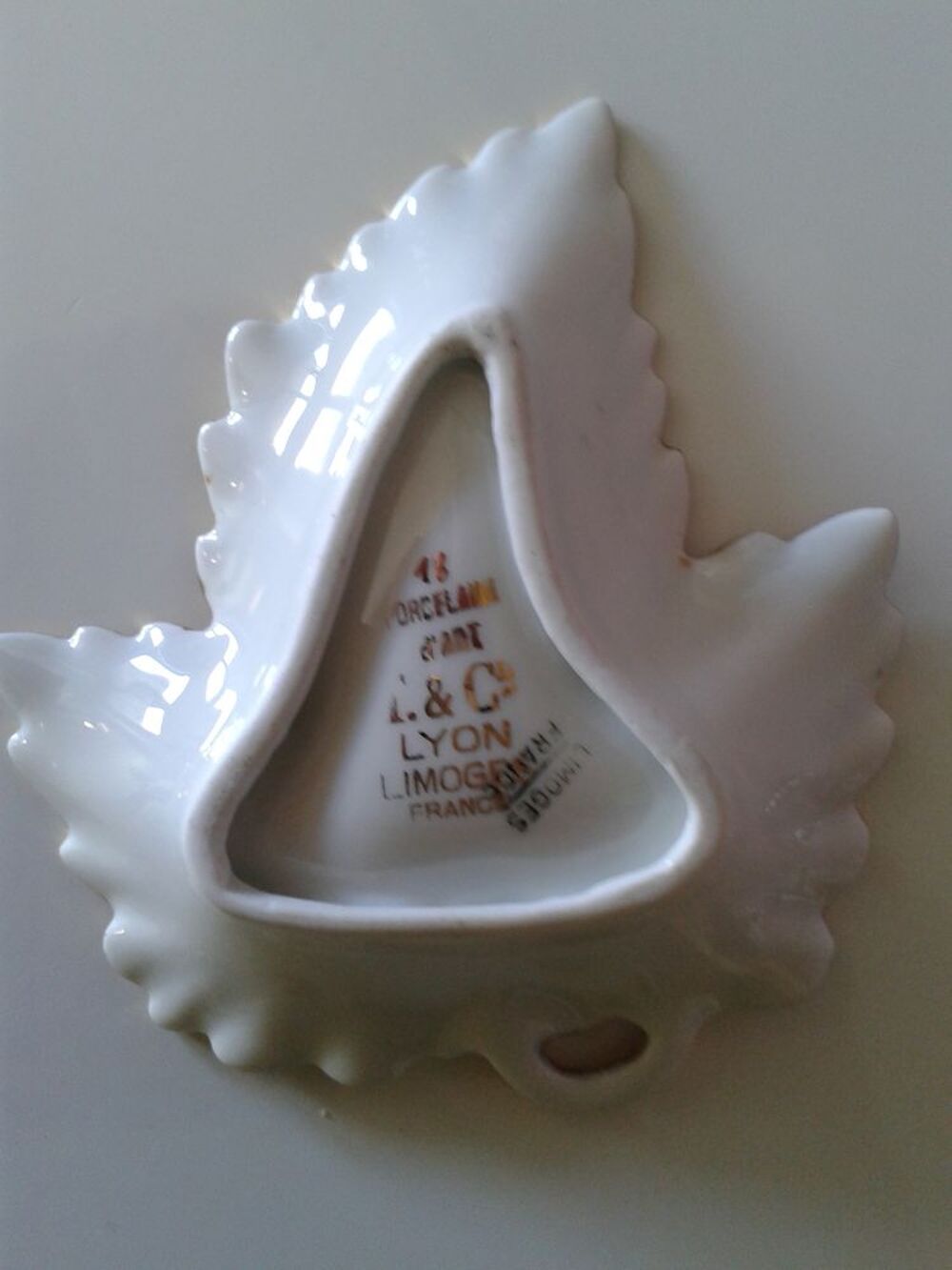 feuille en porcelaine blanche de Limoges Décoration