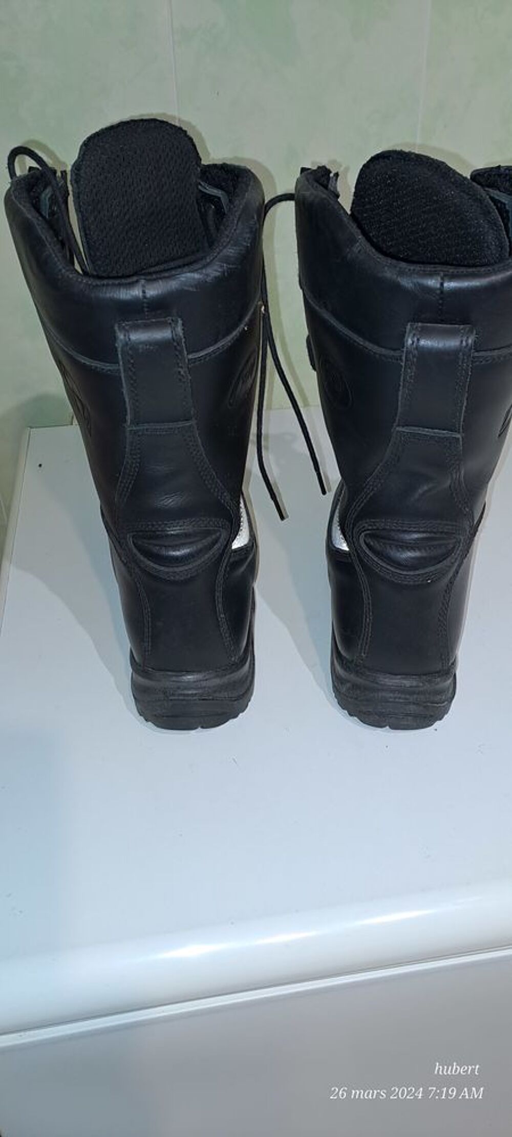 bottes a lacets pompiers. Chaussures