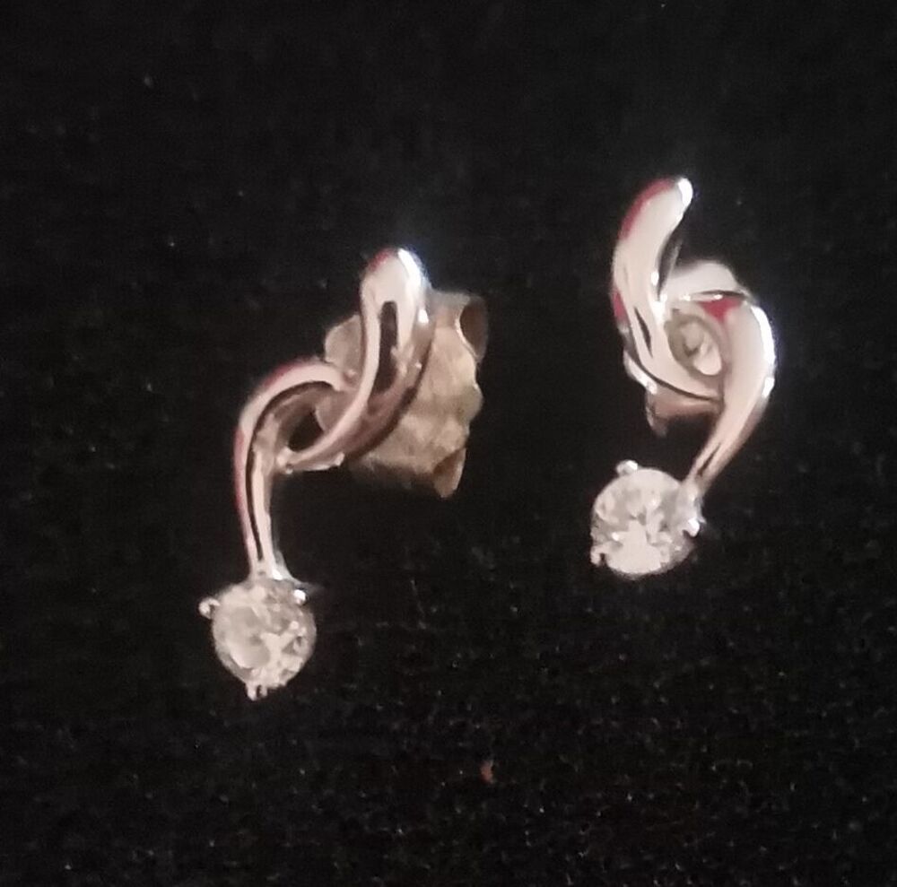 Boucles d'oreilles argent avec pierre pr&eacute;cieuse Bijoux et montres